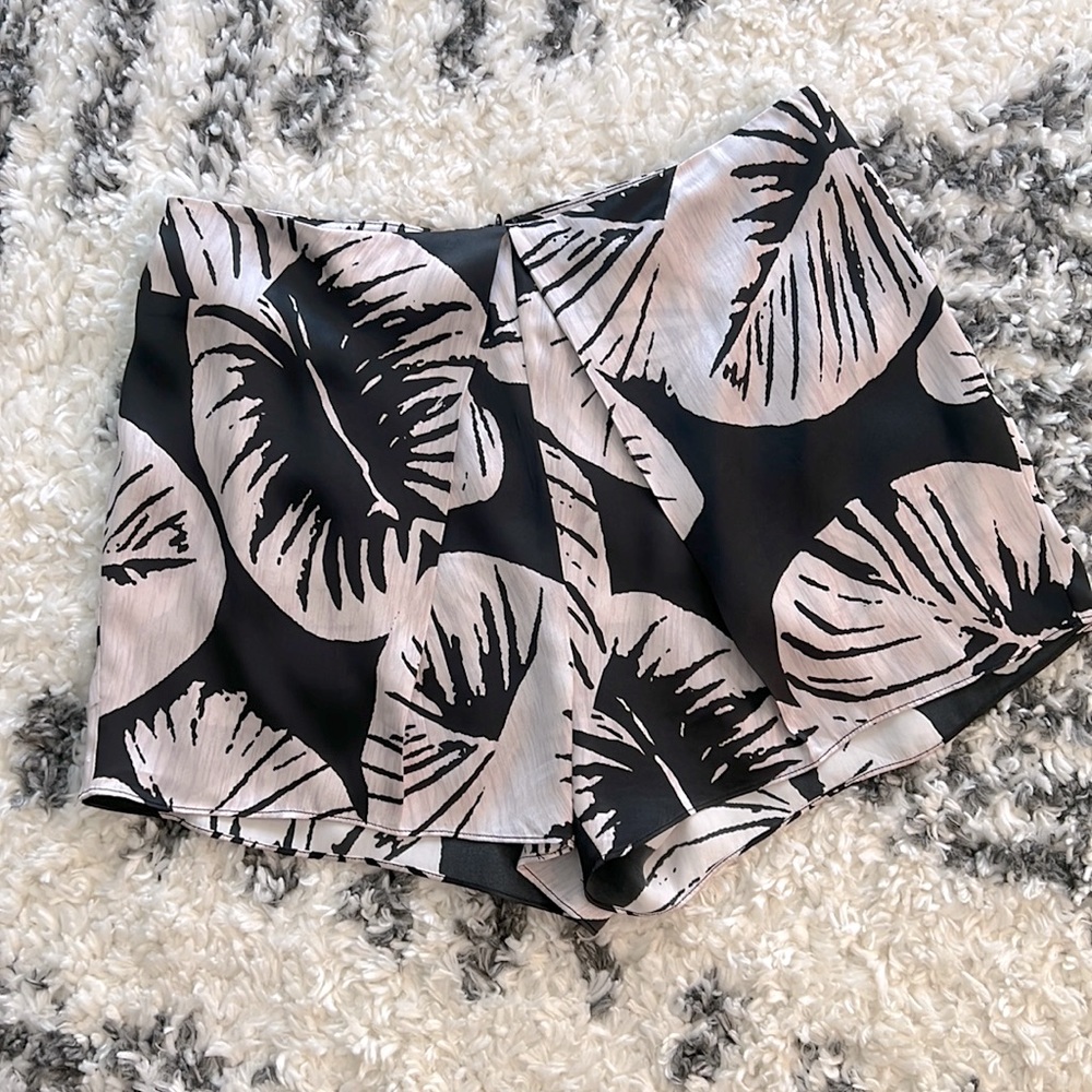 Kendall + Kylie Leaf Print Silk Shorts